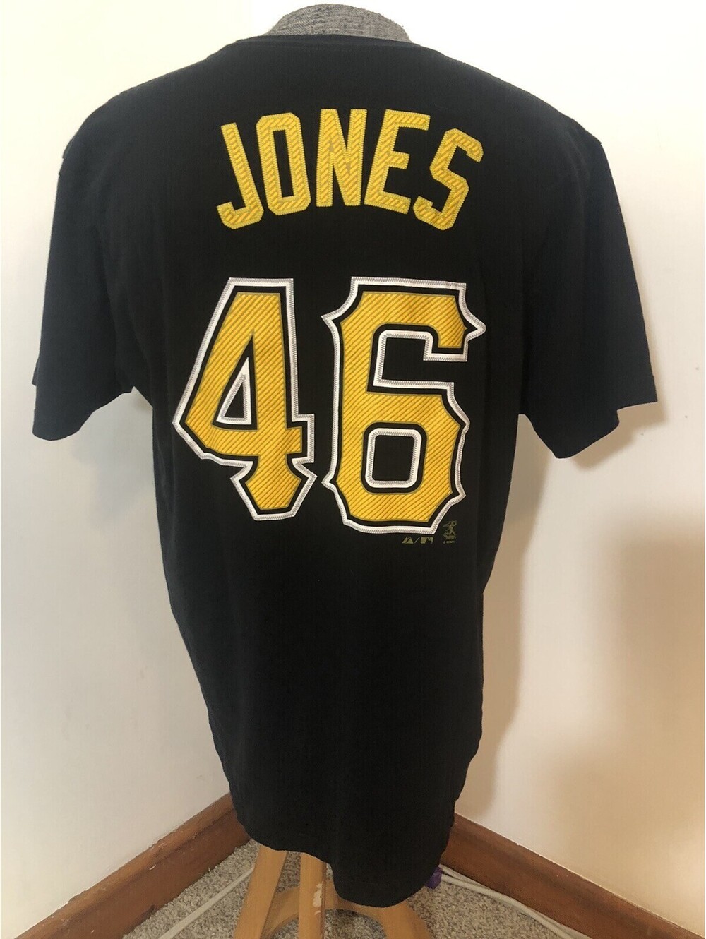 Pittsburgh Pirates Garrett Jones 46 Mens XL Black cotton T shirt Majestic Soft